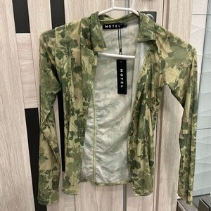 Princess Polly Mally Shirt Blurred Floral Green Shirt